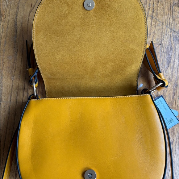 FARM Rio Yellow Shoulder Saddle Bag with Whipstitch Detail New with Tags - Picture 11 of 16